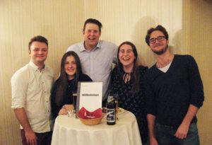 Maturantinnen und Mitglieder im Casino der VeT